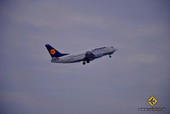 Boeing 737-530