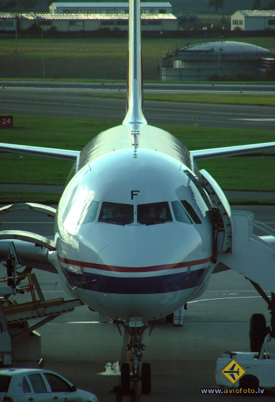 Airbus A320-214