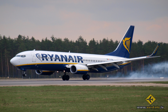 Boeing 737-8AS
