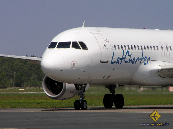Airbus A320-211