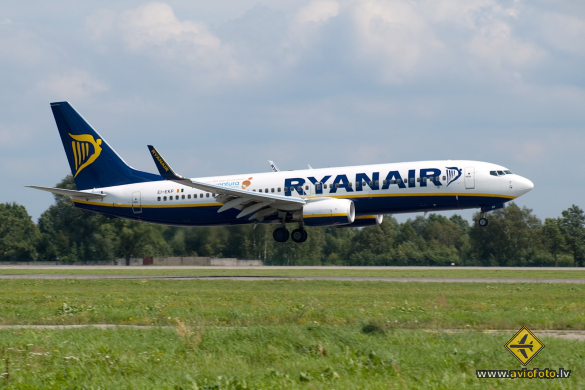 Boeing 737-8AS