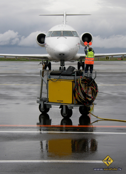 Bombardier CRJ-200LR (CL-600-2B19)