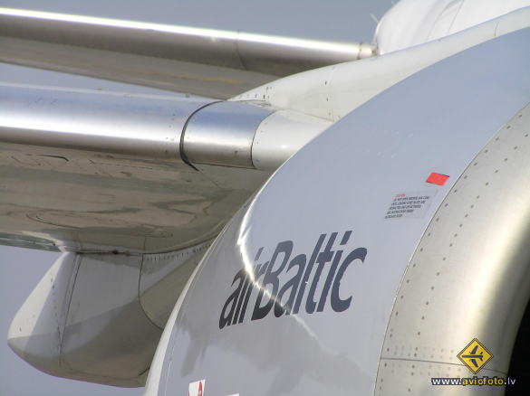 Boeing 737-548