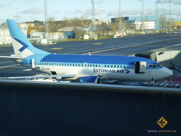 Boeing 737-5L9