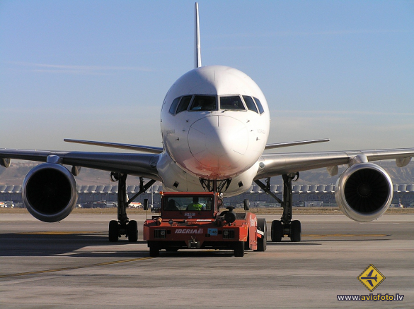 Boeing 757-256
