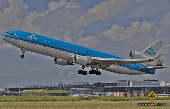 McDonnell Douglas MD-11