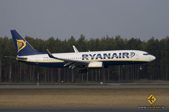 Boeing 737-8AS