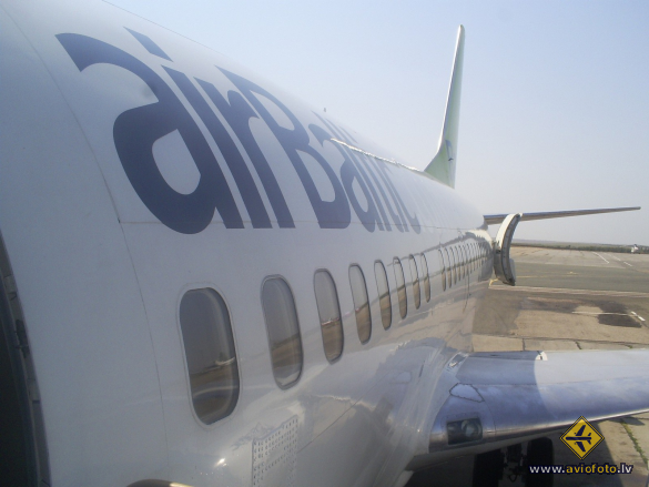Boeing 737-522
