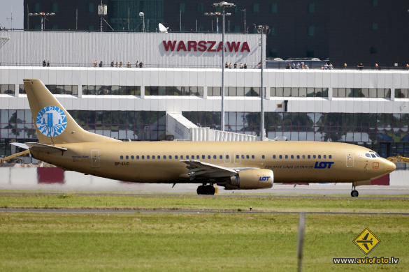 Boeing 737-45D