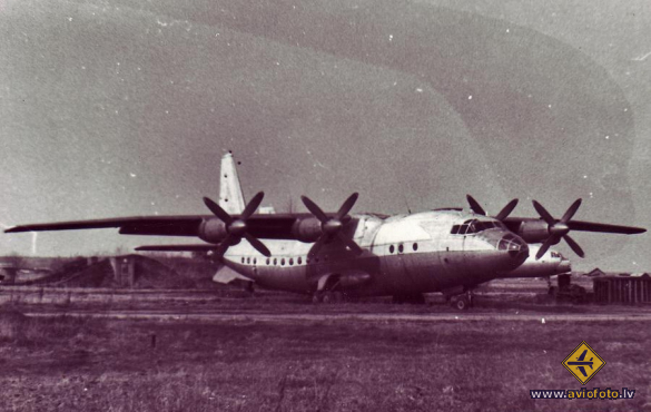 Antonov An-10