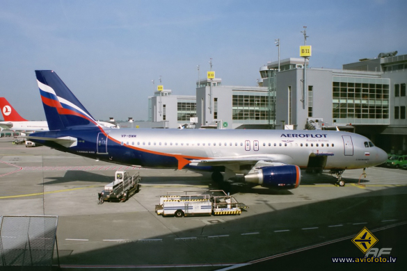 Airbus A320-214