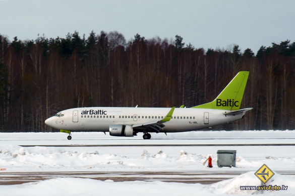 Boeing 737-33V