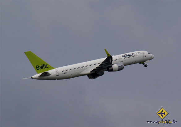 Boeing 757-256