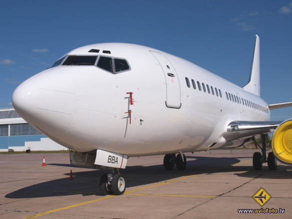 Boeing 737-505