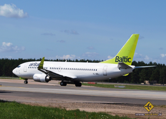Boeing 737-36Q