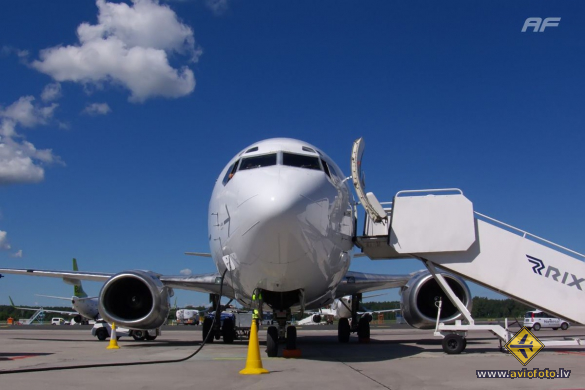 Boeing 737-36Q