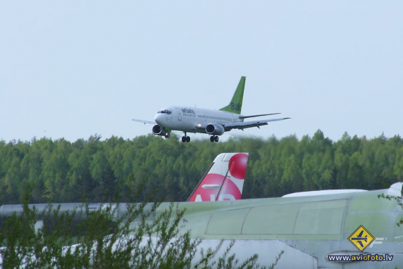 Boeing 737-522