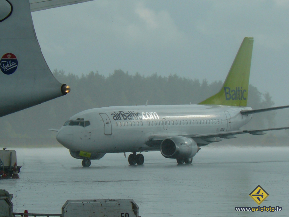 Boeing 737-522