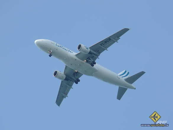 Airbus A320-211