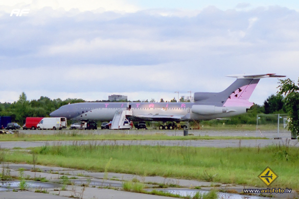 Tupolev Tu-154B-2