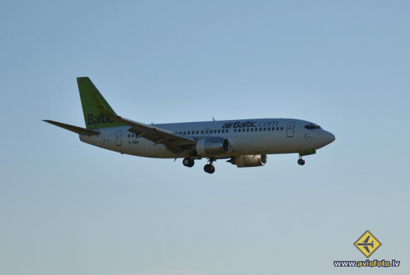 Boeing 737-33V