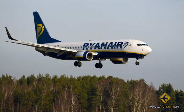 Boeing 737-8AS
