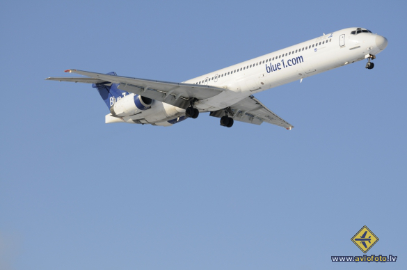 McDonnell Douglas MD-90-30