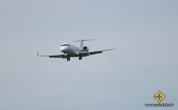 Bombardier CRJ-200LR (CL-600-2B19)