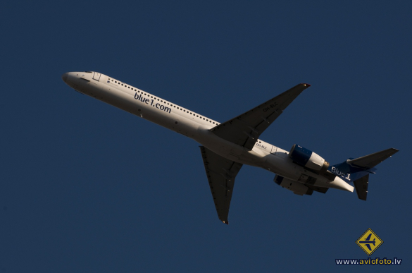 McDonnell Douglas MD-90-30