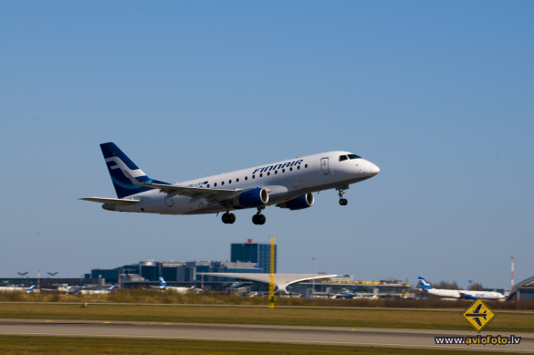 Embraer 170STD (ERJ-170-100STD)