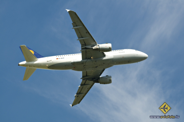 Airbus A319-114