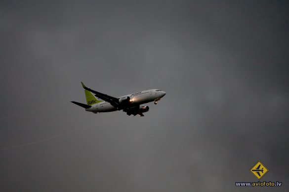 Boeing 737-33V