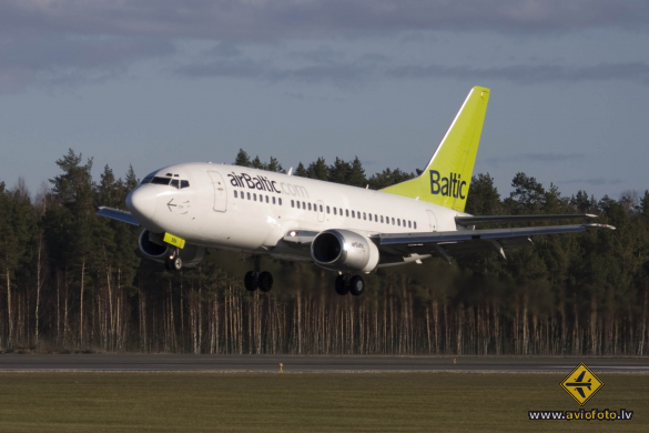 Boeing 737-505