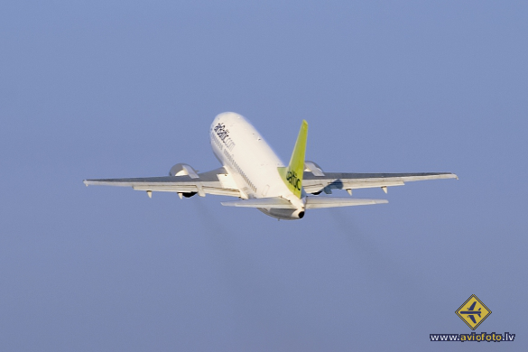 Boeing 737-505