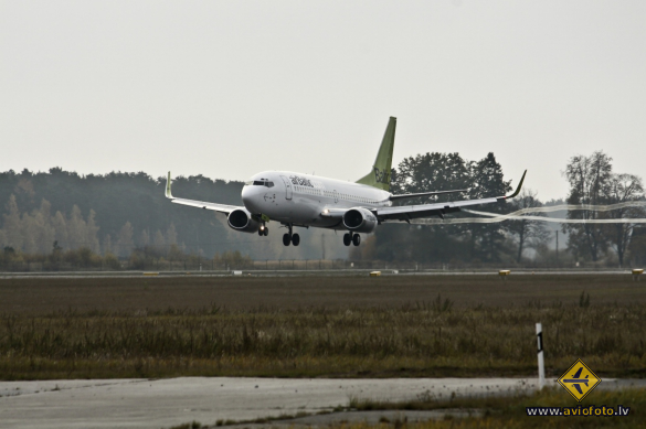 Boeing 737-33V