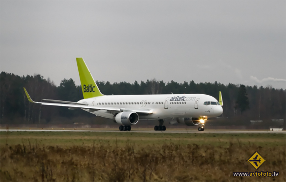 Boeing 757-256