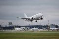 Boeing 737-548