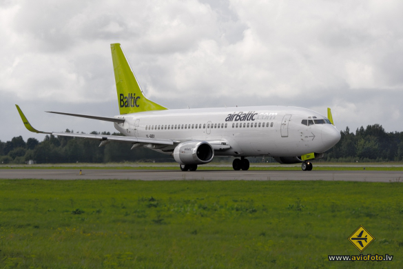 Boeing 737-36Q