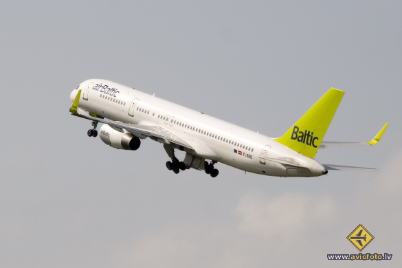 Boeing 757-256