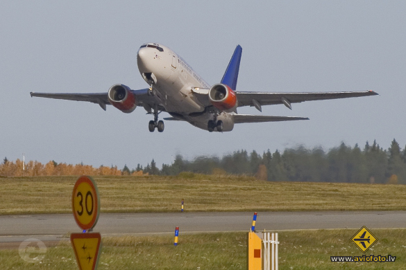 Boeing 737-683