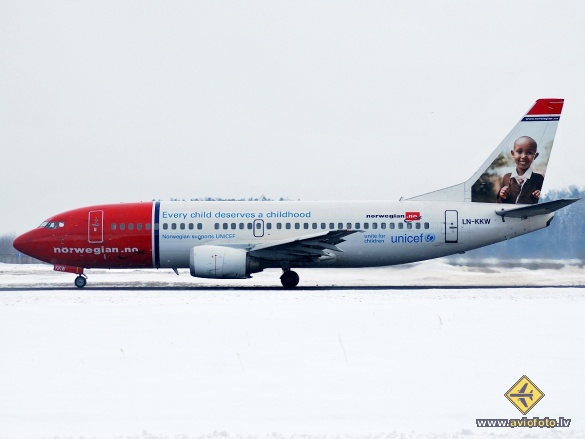 Boeing 737-3K9