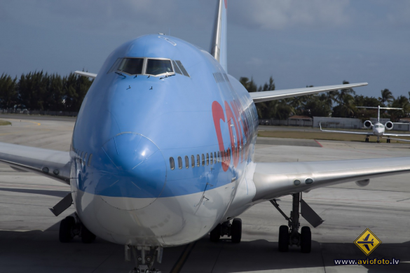 Boeing 747-422