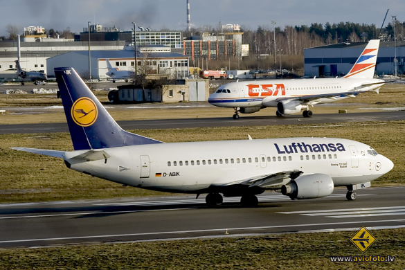 Boeing 737-530