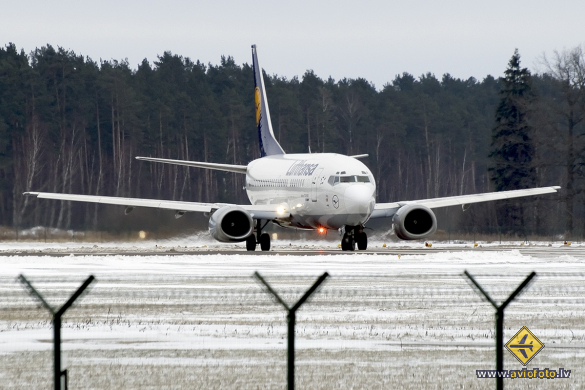 Boeing 737-530