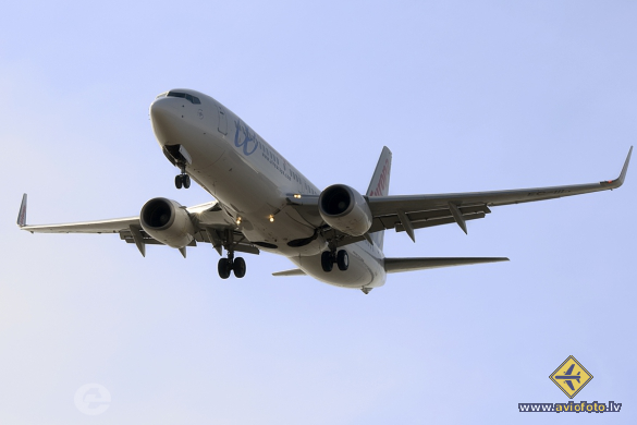 Boeing 737-86Q