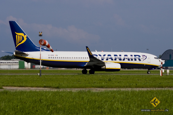 Boeing 737-8AS