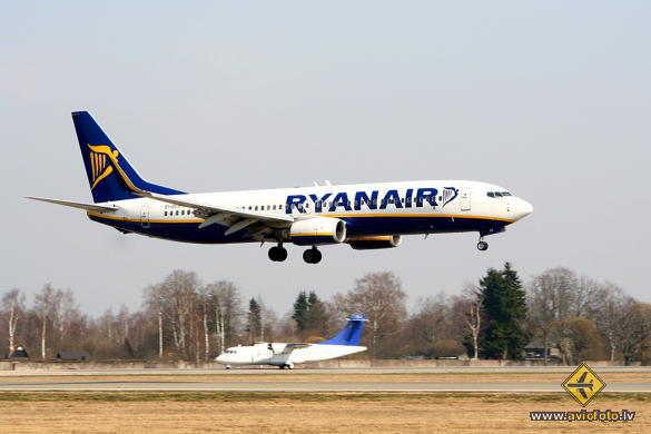 Boeing 737-8AS