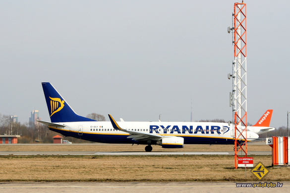 Boeing 737-8AS