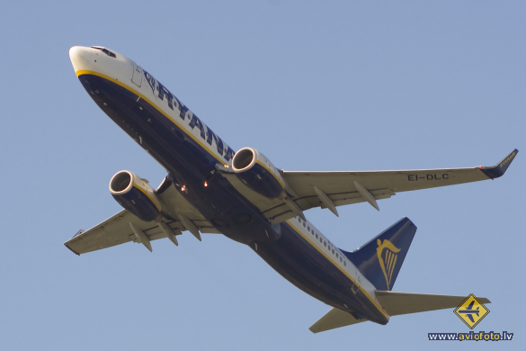 Boeing 737-8AS