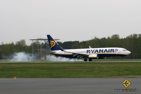 Boeing 737-8AS